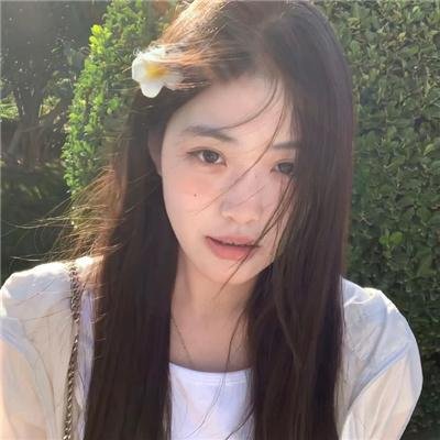 公园长椅上的盖伊与玛德琳